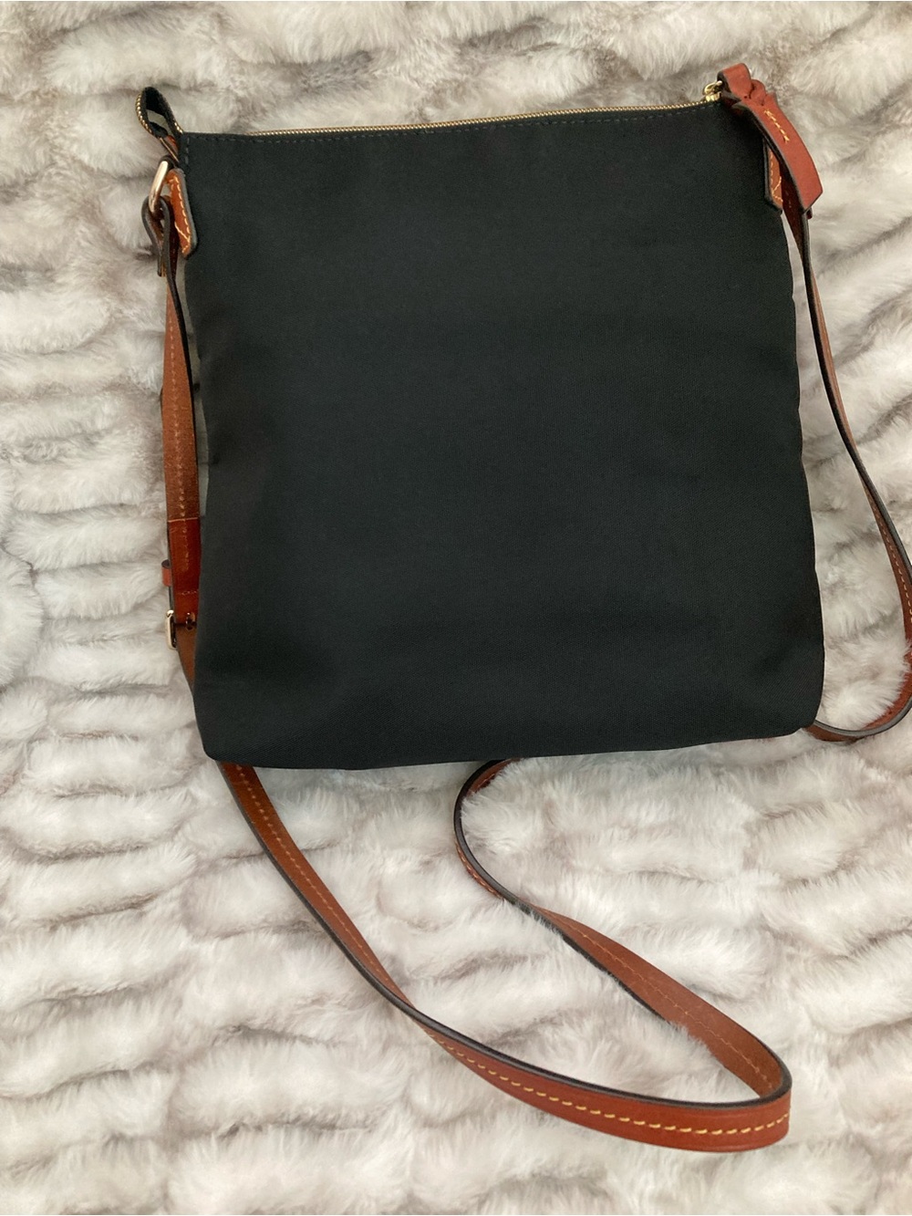 Dooney & Bourke Style Black Crossbody Bag with Brown Trim - Picture 2 of 10